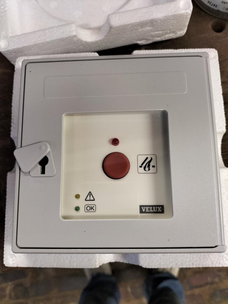 Velux rookventilatieknop. Brandmelder, Ophalen, Zo goed als nieuw