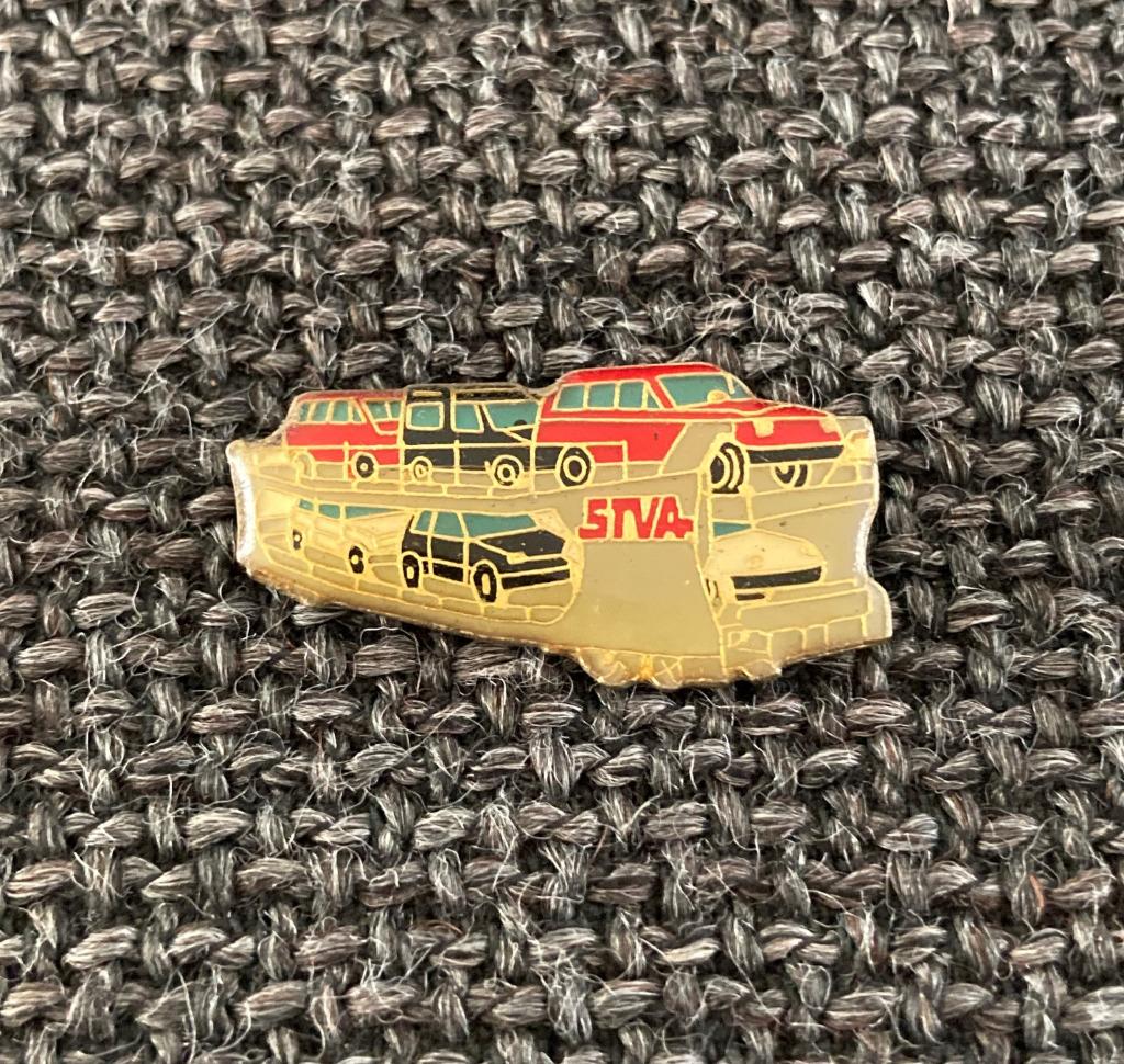 PIN - STVA - Société de Transports de Véhicules Automobiles, Envoi, Utilisé, Transport, Insigne ou Pin's