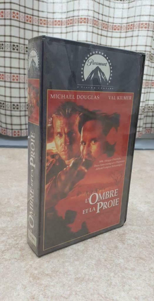 Vidéo VHS : L'ombre et la proie, Enlèvement ou Envoi