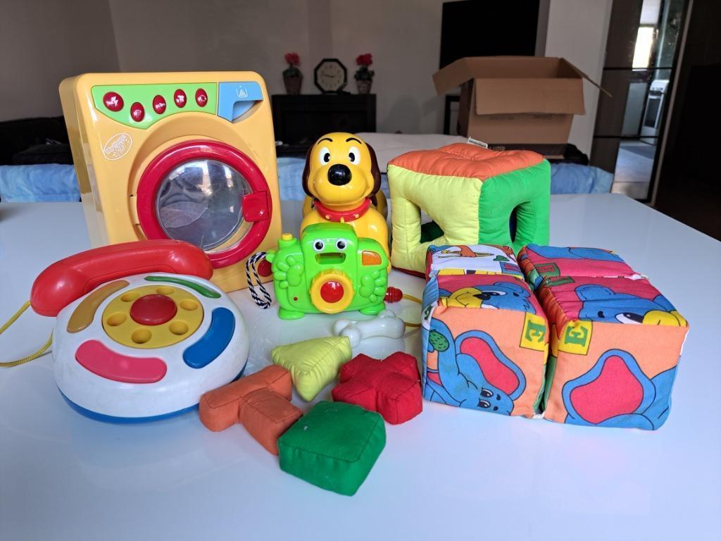 n° 12 Jouets machine à laver téléphone cubes etc..., Enfants & Bébés, Enlèvement, Comme neuf