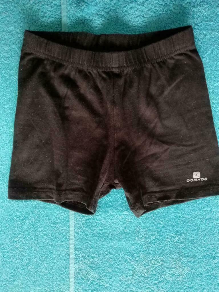 Turnshortje maat 8 jaar, Gebruikt, Jongen of Meisje, Sport- of Zwemkleding, Decathlon