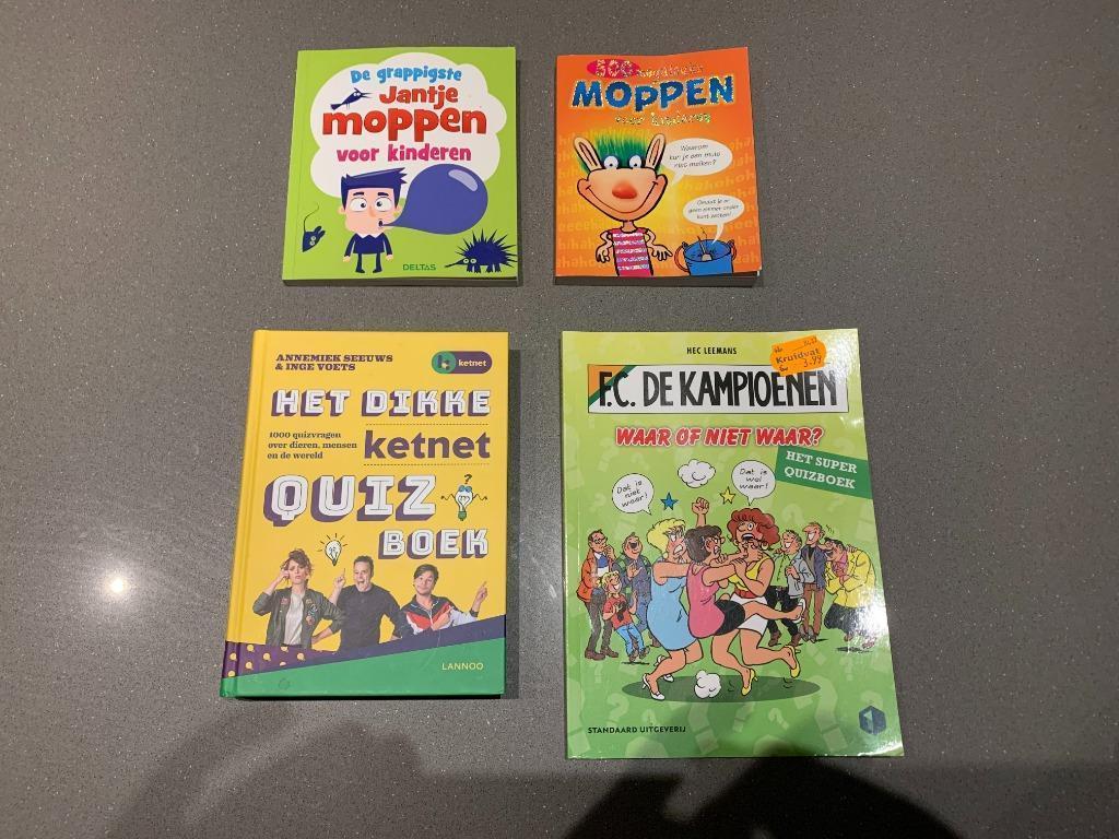Set van 2 moppenboeken + Ketnet Quizboek + FC De Kampioenen, Boeken, Ophalen of Verzenden, Zo goed als nieuw, Fictie algemeen