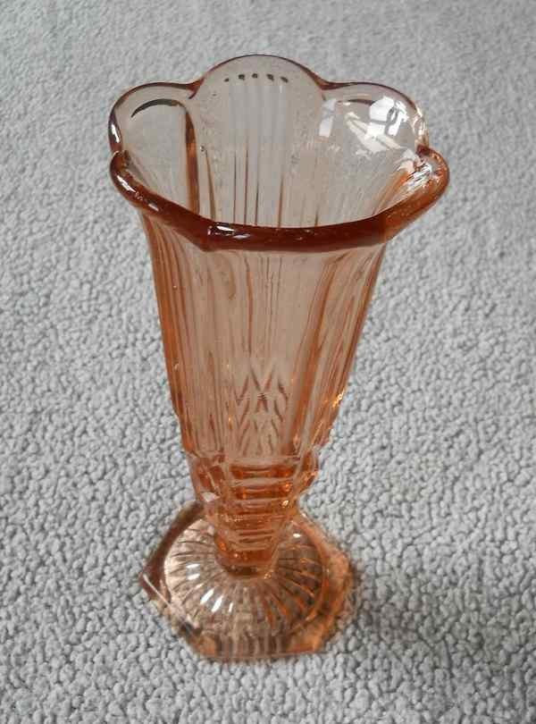 Vase en verre rose ( Scailmont ? ), Antiquités & Art, Enlèvement