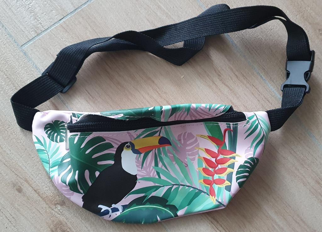 Sac banane femme, Enlèvement