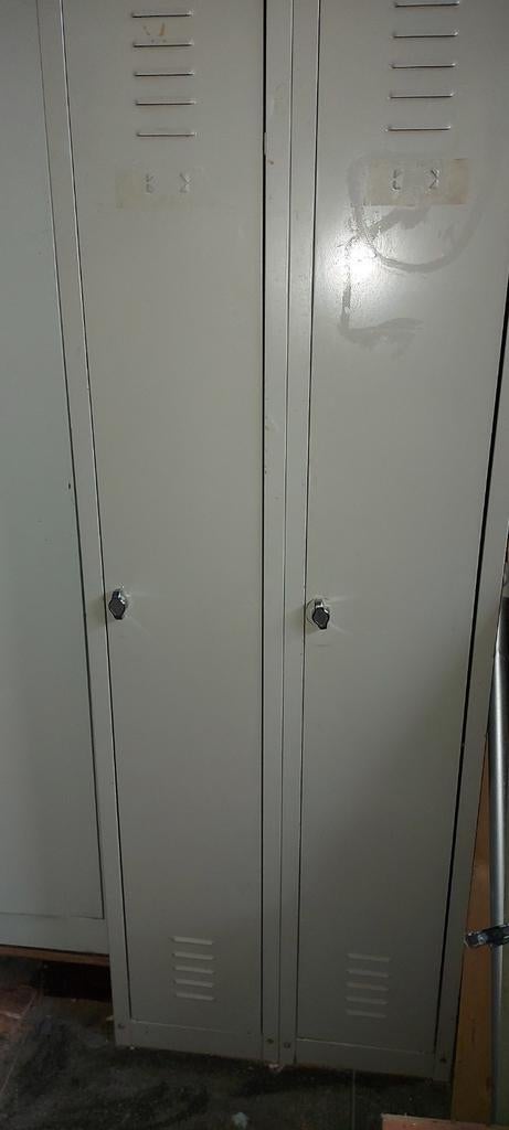 2 lockers 2 ×30 cm = 60 op 50 diep 175 hoog ., Ophalen, Gebruikt