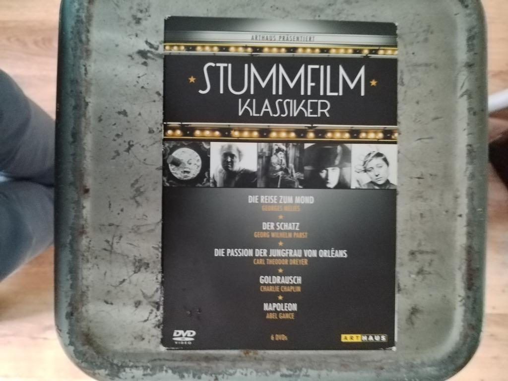 Pakket stomme films (zwart-wit), À partir de 12 ans, Envoi