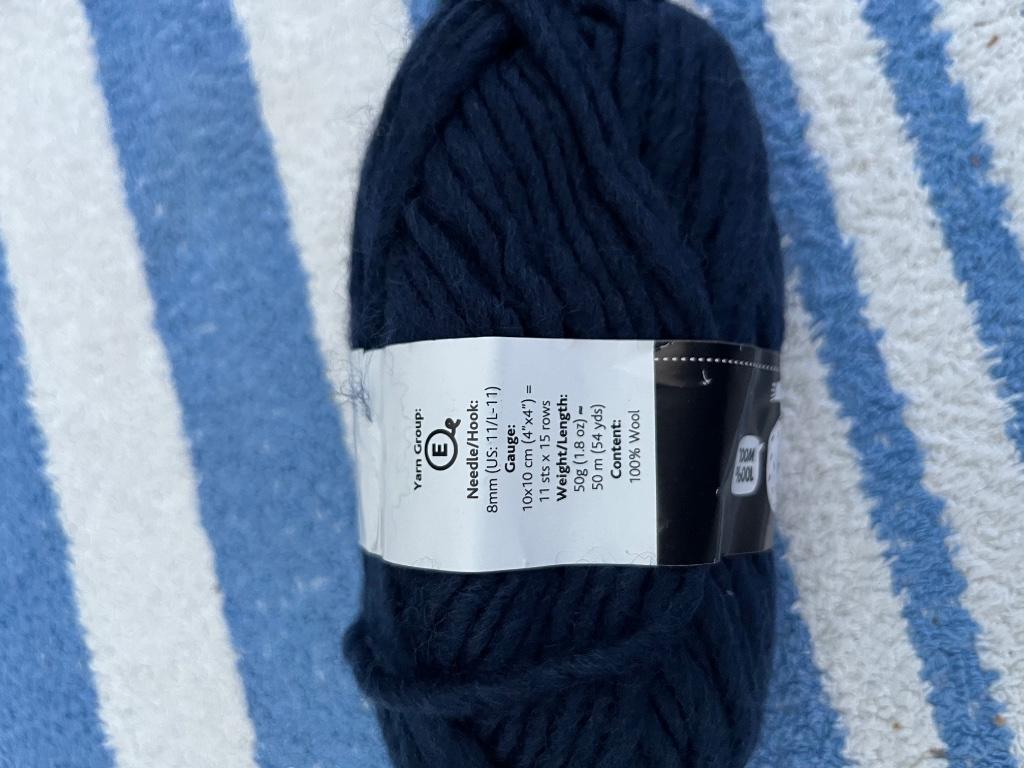 2 bollen breiwol, Hobby en Vrije tijd, Ophalen of Verzenden, Zo goed als nieuw, Breien of Haken, Wol of Garen