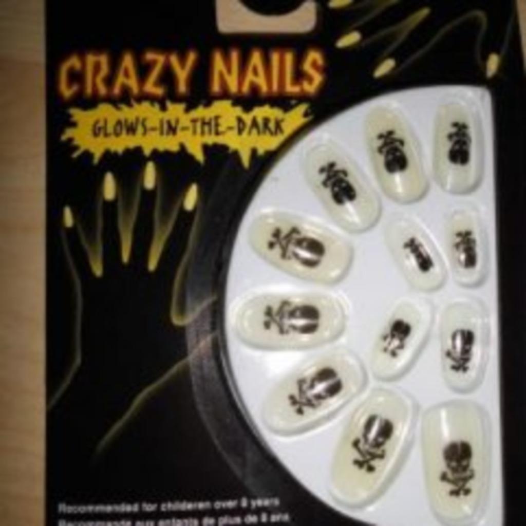 Halloween : nouveaux faux ongles, Enlèvement ou Envoi