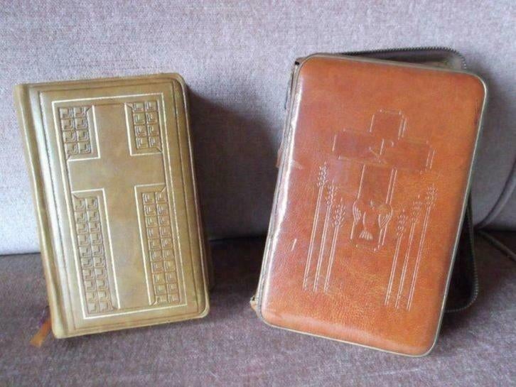 Latijns-Nederlands Mis- en Vesperboek in lederen etui, Ophalen