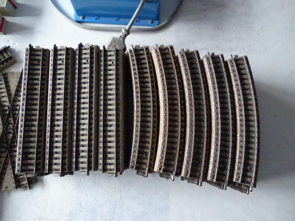 Märklin sporen met loc, wagons, station, loods enz, Hobby & Loisirs créatifs, Trains miniatures | HO, Utilisé, Rails, Märklin