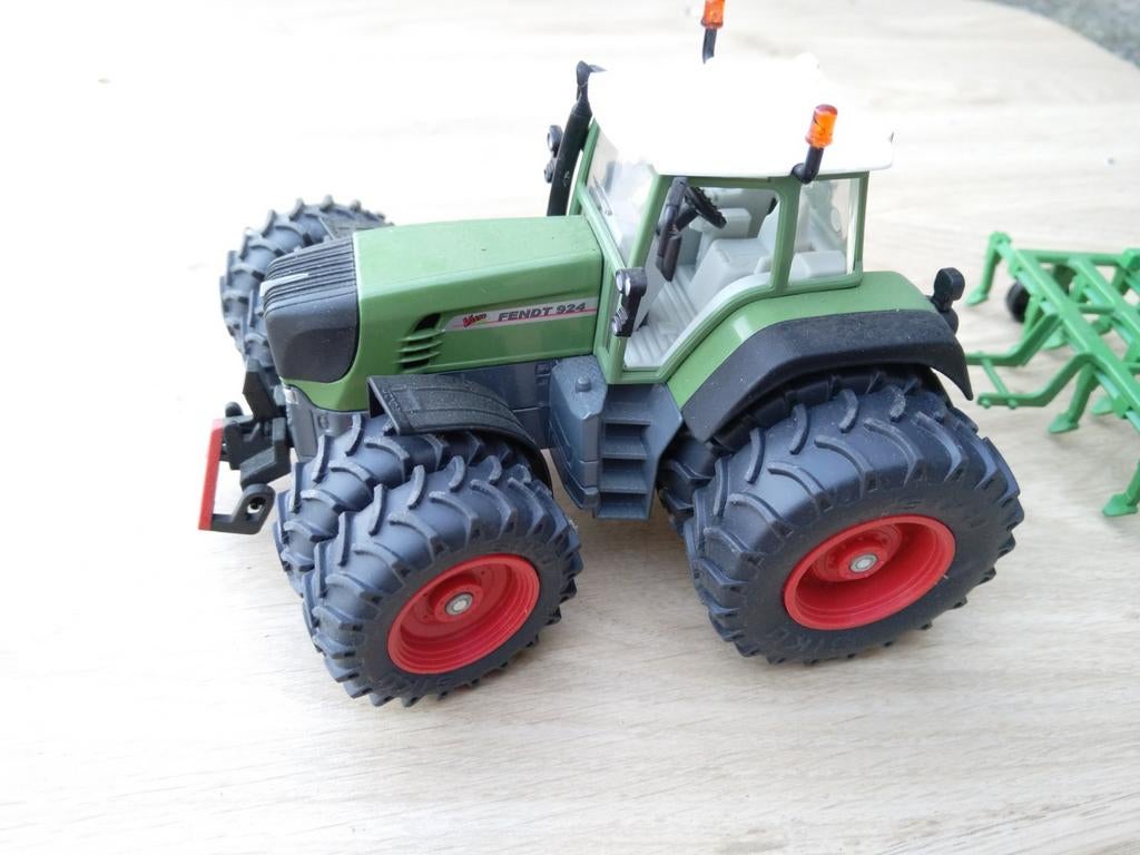 Siku Fendt 724 Vario, Hobby en Vrije tijd, Ophalen of Verzenden, Zo goed als nieuw, Tractor of Landbouw, SIKU