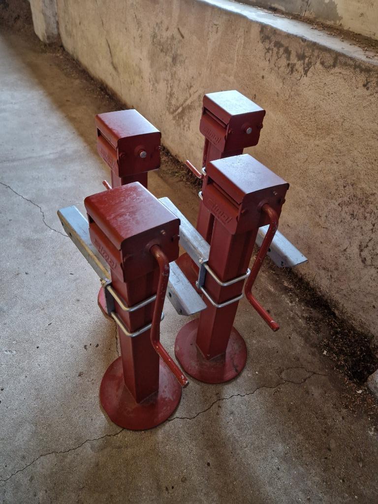 SIMOL 4 crics/jacks avec manivelles pour levage plateforme, Enlèvement, Comme neuf