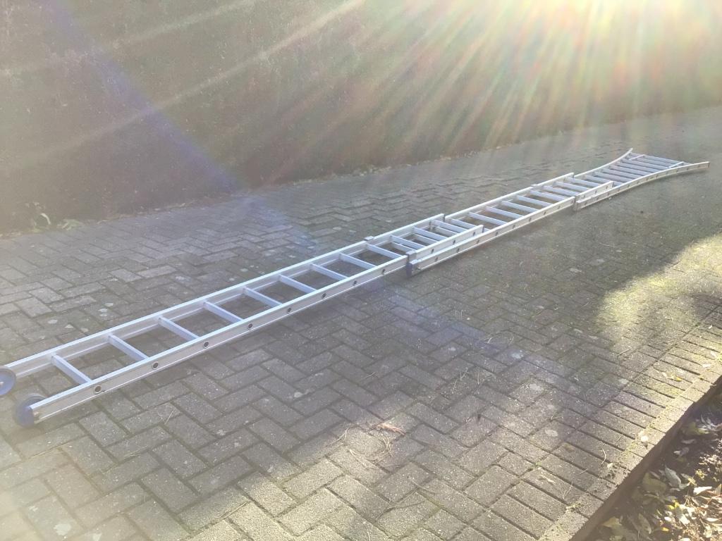 Schuifladder 8 meter,36 treden, Doe-het-zelf en Bouw, Ladders en Trappen, Ophalen, Zo goed als nieuw, Ladder, Opvouwbaar of Inschuifbaar