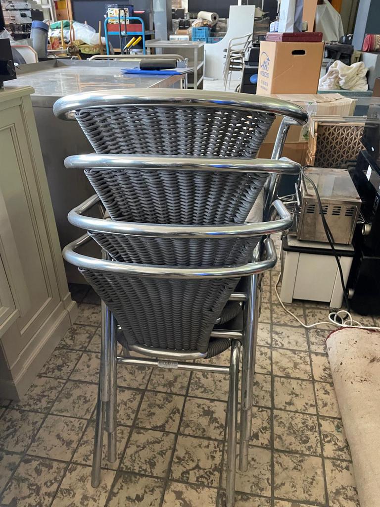 4 chaises de patio chromées, adaptées aux restaurants, etc., Enlèvement, Comme neuf, Empilable