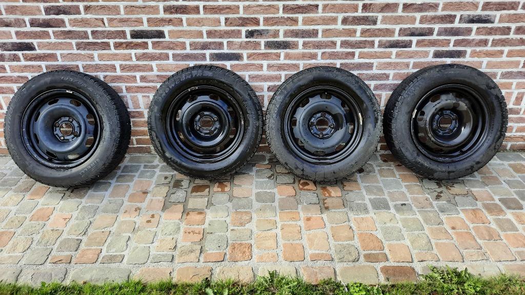 Stalen velgen met winterbanden, Auto-onderdelen, Banden en Velgen, Ophalen, Gebruikt, 15 inch, Banden en Velgen