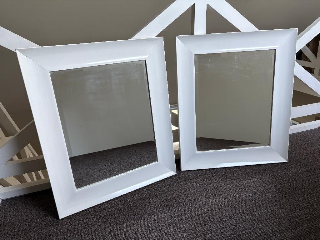 2 spiegels in wit gelakte kader ( 56 x 66 x 3,5 cm), Ophalen, Gebruikt, Vierkant, Minder dan 100 cm