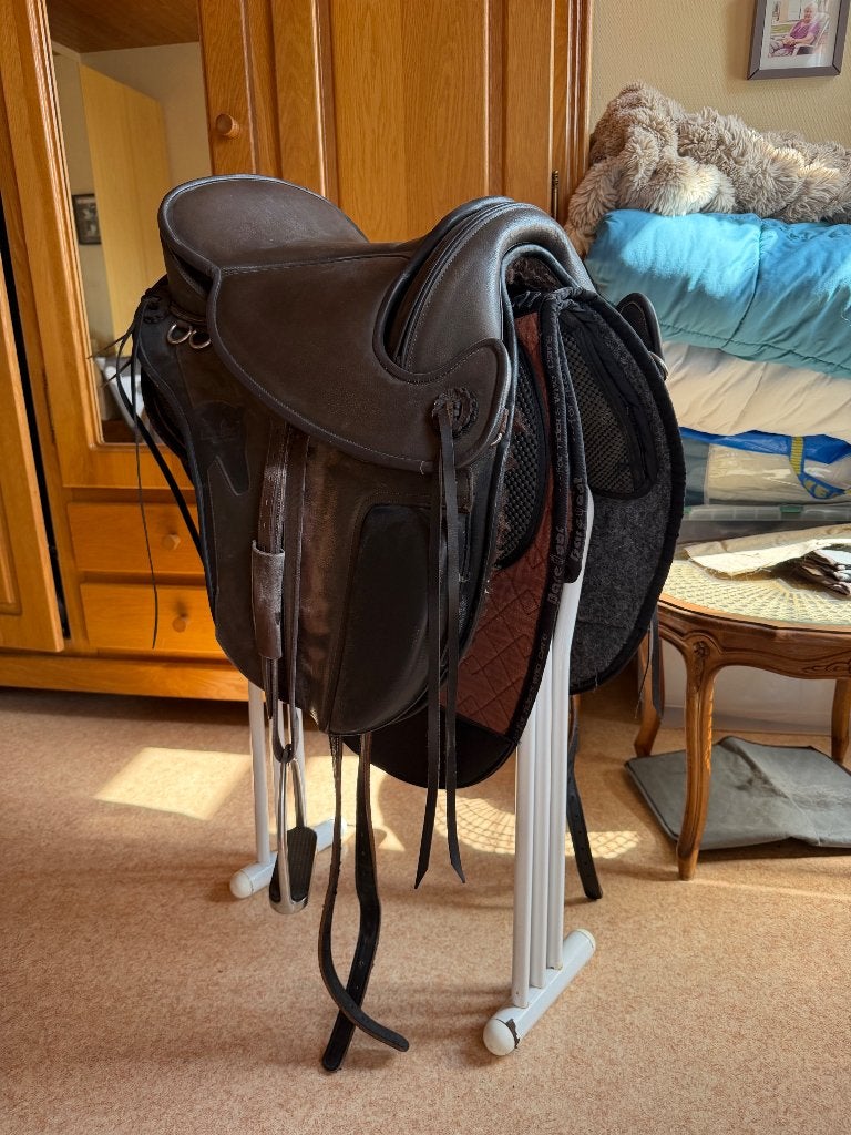 Selle + tapis de selle Barefoot, Dieren en Toebehoren, Paarden en Pony's | Zadels, Ophalen, Gebruikt, Overige merken, Dressuur