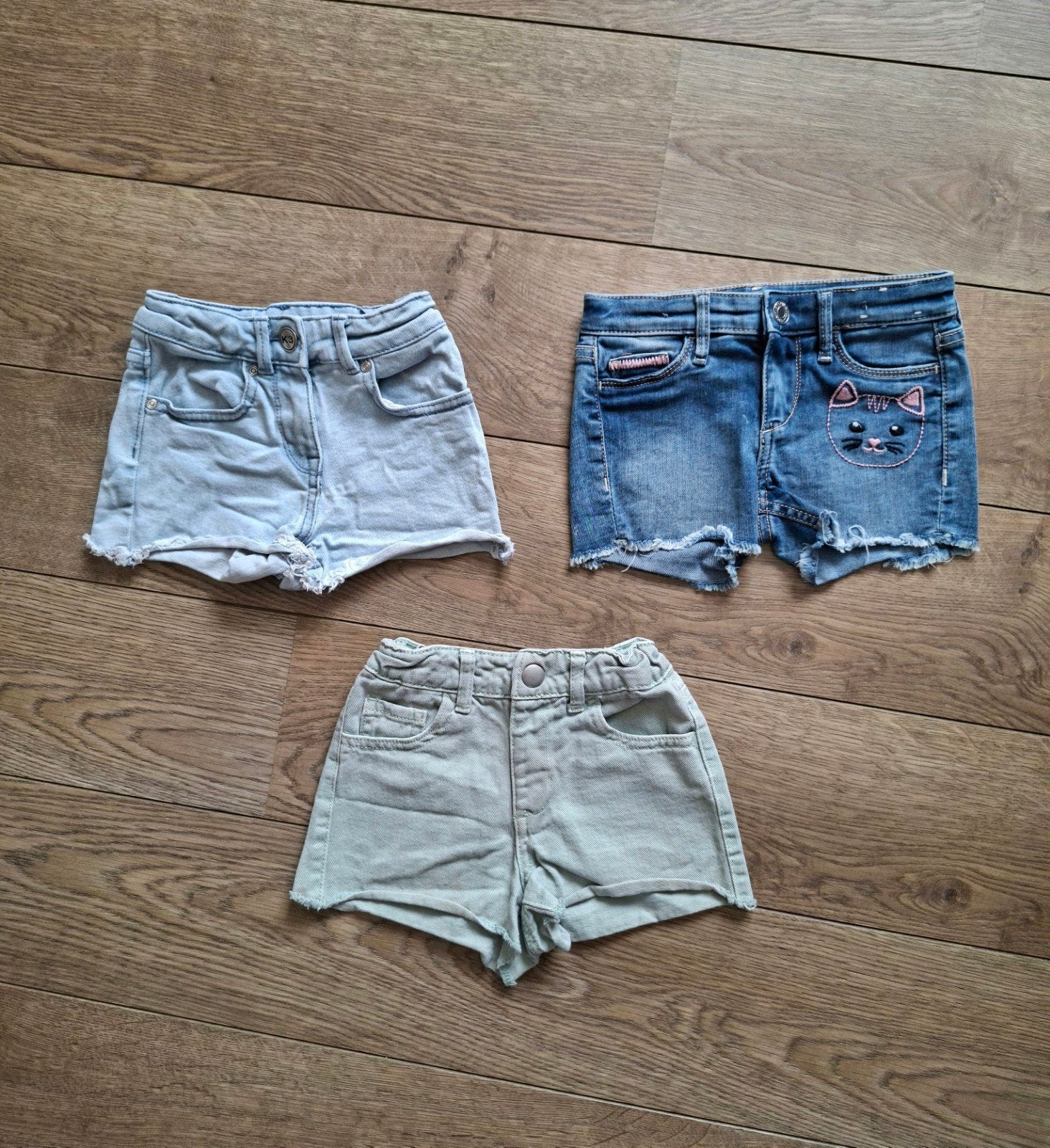 3 meisjes shorten maat 98, Kinderen en Baby's, Kinderkleding | Maat 98, Ophalen