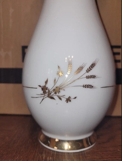 Zeer mooie vintage vaas in zeer goede staat, Huis en Inrichting, Woonaccessoires | Vazen, 24 cm, Gebruikt, Verzenden, Wit