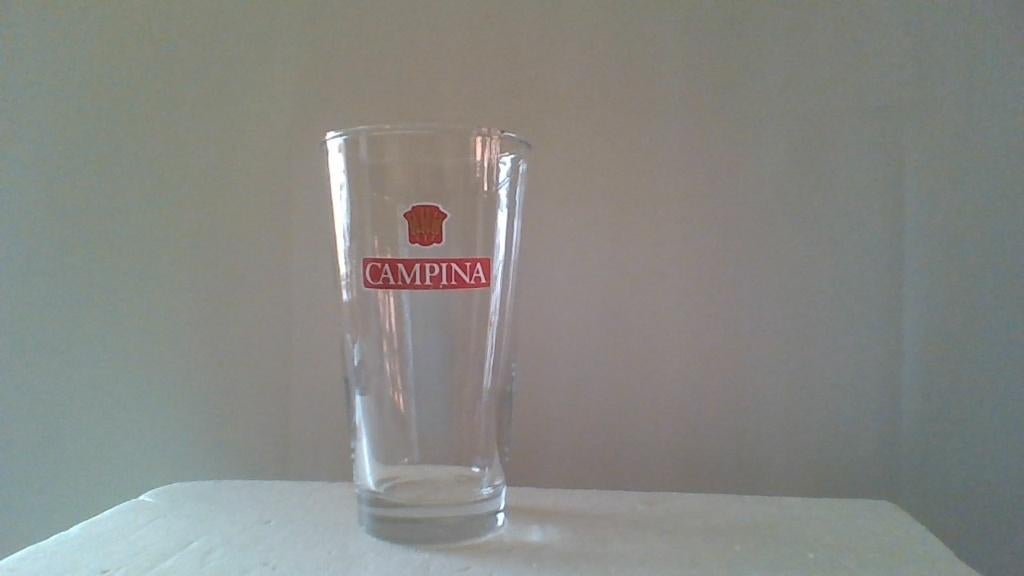 Campina bierglas zonder ribbels rode band met witte tekst, Verzamelen, Ophalen of Verzenden, Zo goed als nieuw, Bierglas