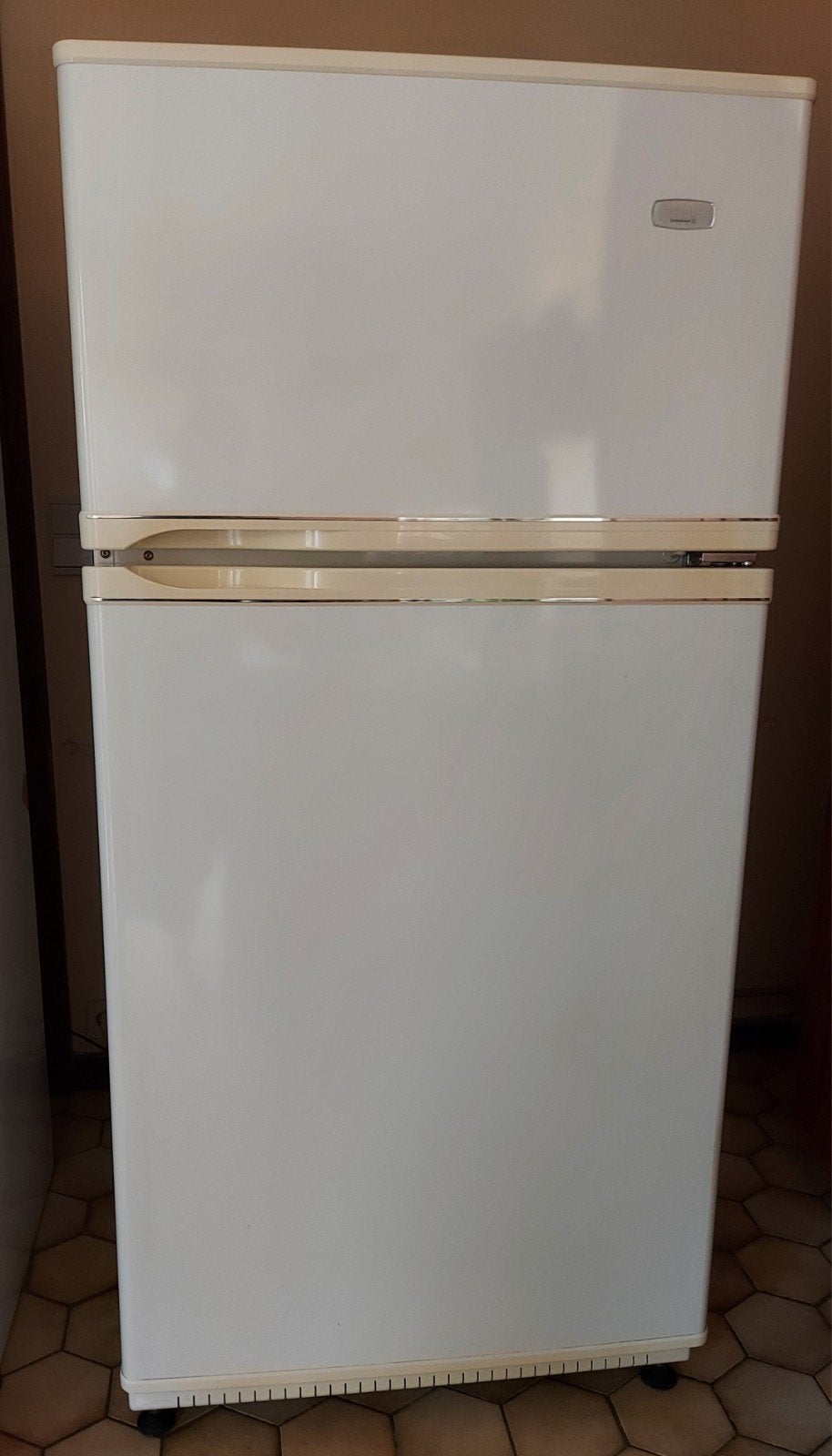 Grand frigo et congélateur