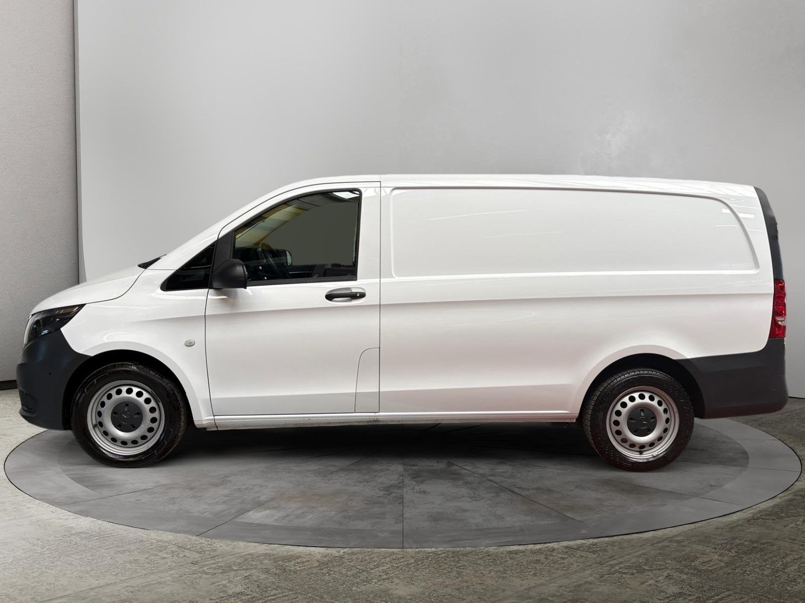 Mercedes-Benz Vito 116 CDI L2 (bj 2024), Automaat, 4 deurs, Gebruikt, Zwart
