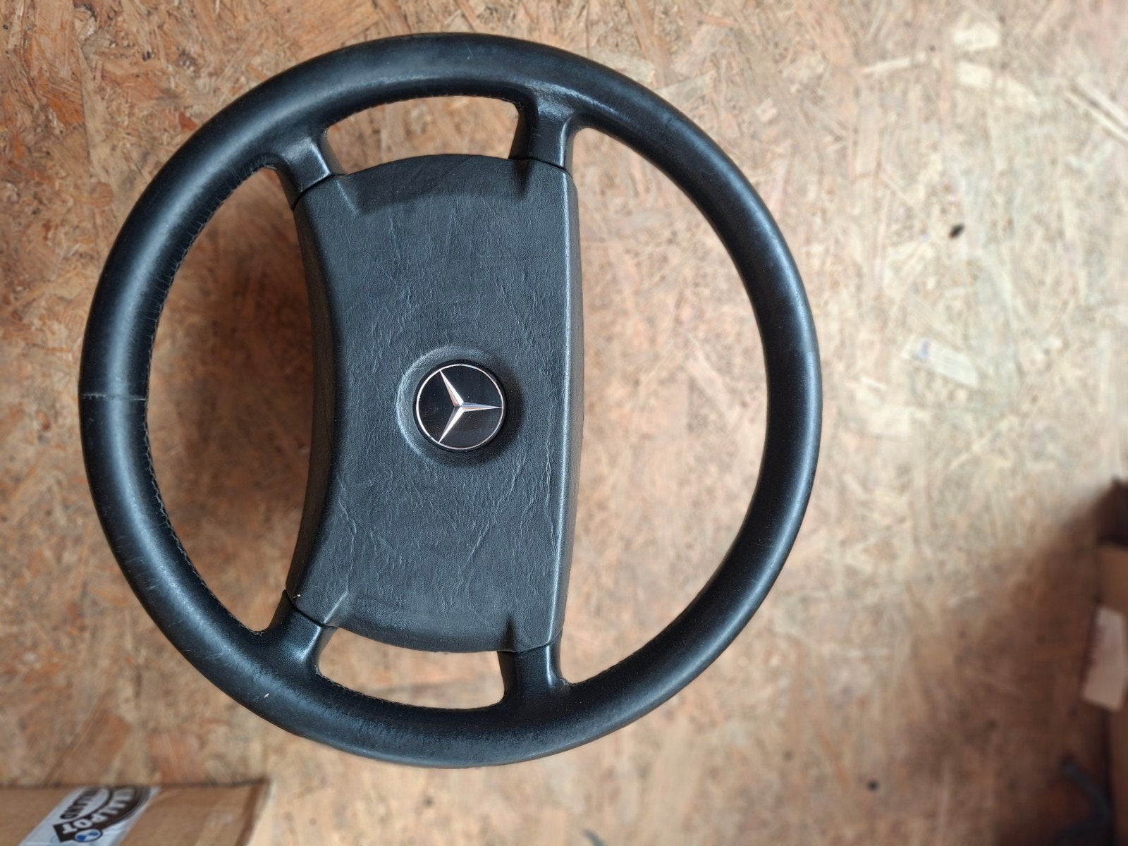 Mercedes 190 ou w123, w124 volant cuir, Autos : Pièces & Accessoires, Envoi