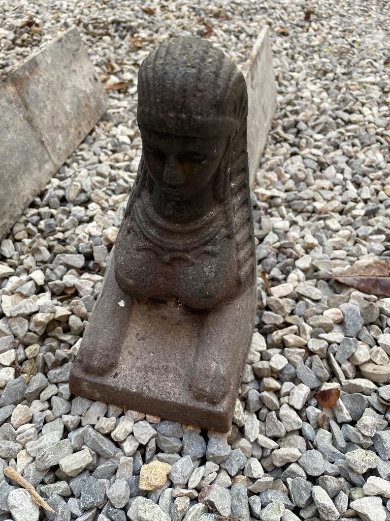 Chenets de cheminée Sphynx en fonte, Enlèvement, Utilisé