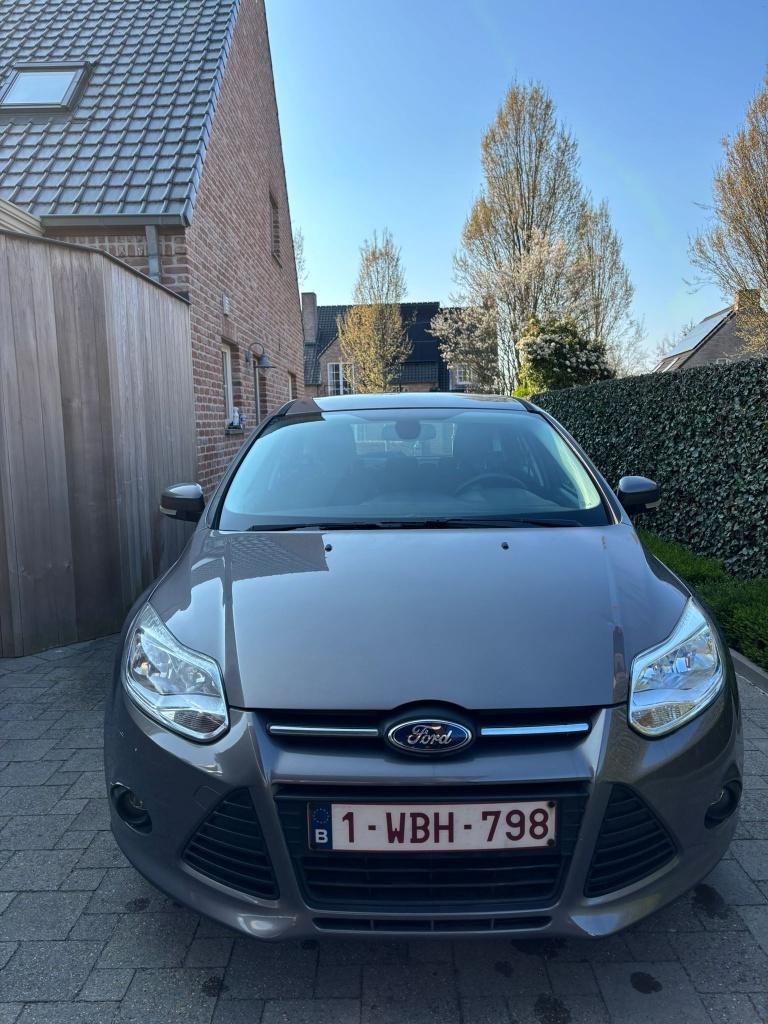 Ford Focus 2013 — EXPORTATION ou reconditionnée, Autos, Focus, Euro 5, Achat, Boîte manuelle