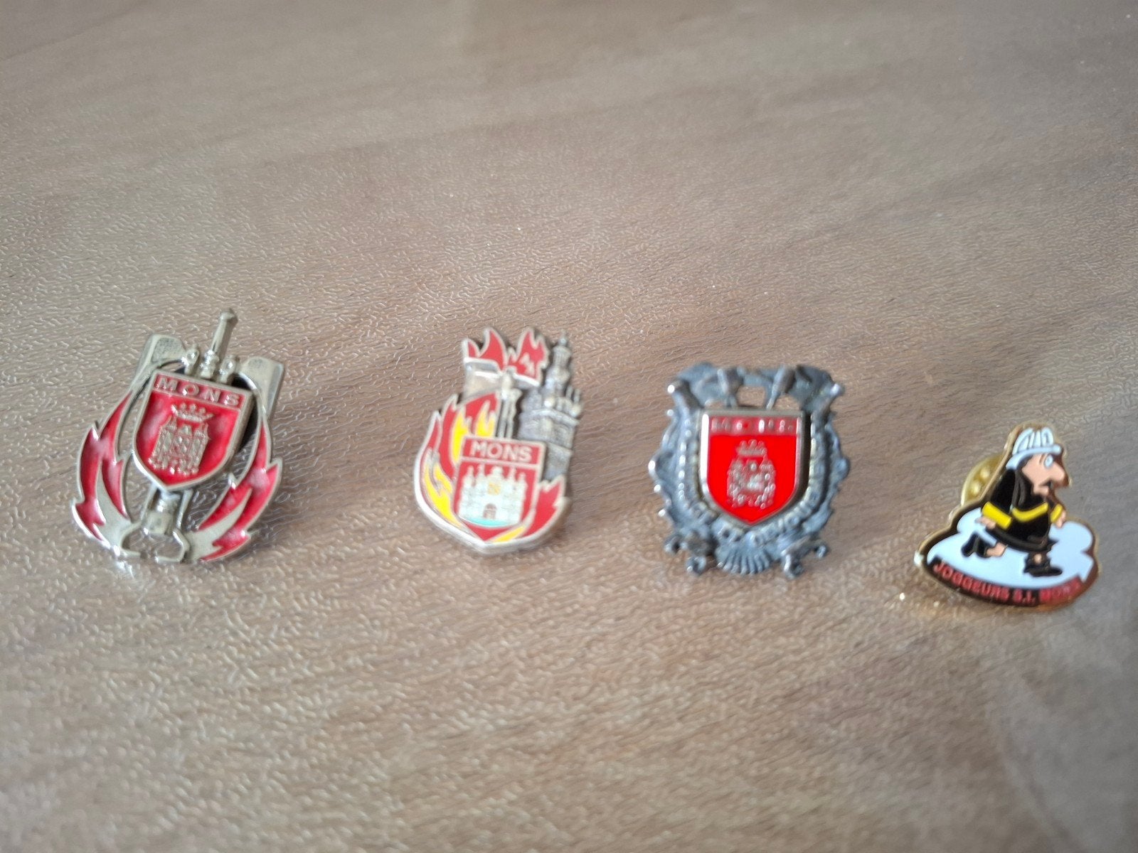 pins pompier. tram, Collections, Enlèvement, Neuf