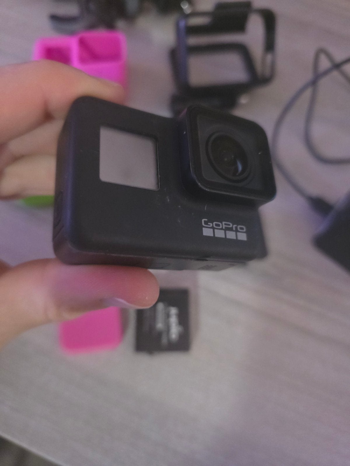 Gopro Black 7 + 5 batteries + 3 protections + chargeur + ..., TV, Hi-fi & Vidéo, Caméras action, Enlèvement, Comme neuf, GoPro