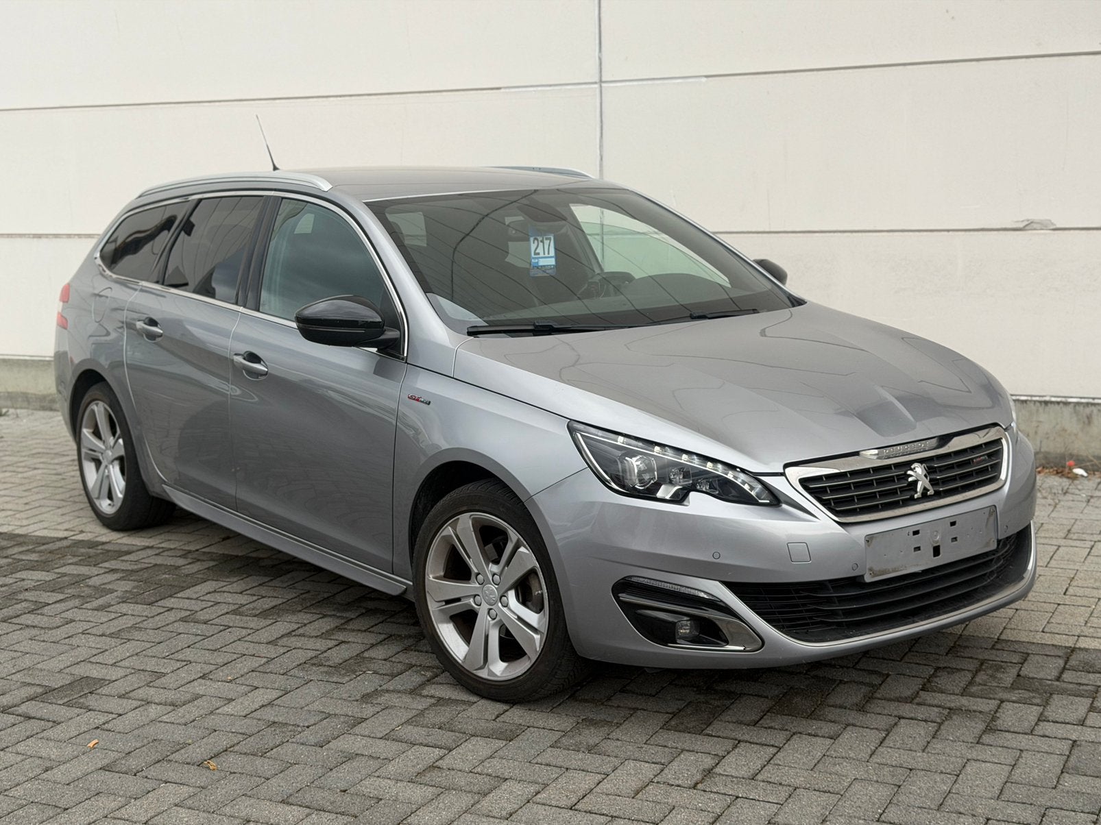 Peugeot 308 GT-line 1.2i* benzine Euro6b 2017, Auto's, Euro 6, Bedrijf, https://public.car-pass.be/vhr/9bac8746-1bef-4953-9a49-01160cf3834f