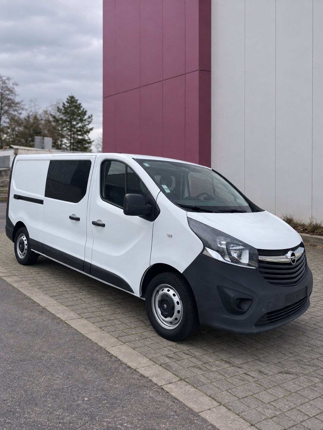 Vivaro 1.6 125 PK | L2H1 | Dubbele Cabine|Dubbele Schuifdeur, Auto's, Used 1. Bestelwagens met ervaring., Euro 6, Wit, Bedrijf