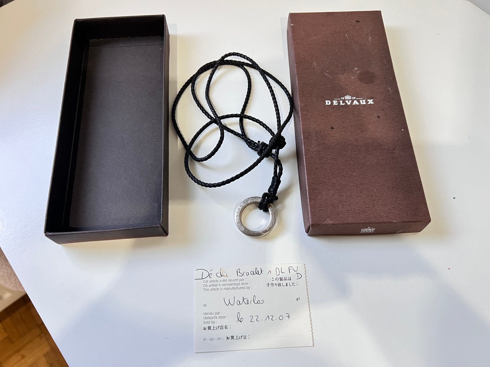 DELVAUX COLIER OU BRACELET DECLIC PORSCHE CUIR - BOITE, Enlèvement ou Envoi, Comme neuf