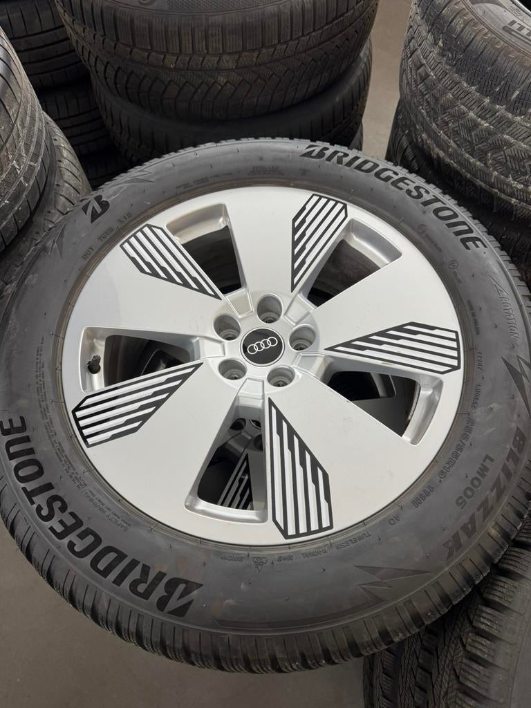 Winterset Audi E-Tron 50/55 of Q8 E-Tron 255/55 19”, Auto-onderdelen, Ophalen, Winterbanden, Velg(en)