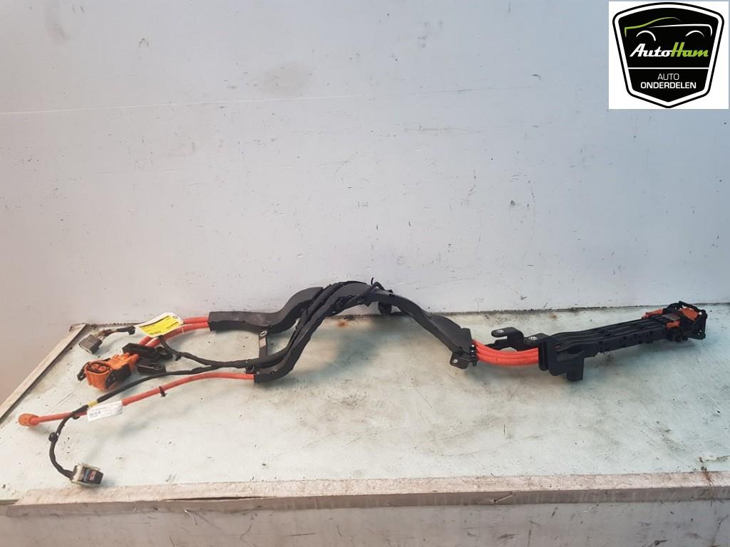 CÂBLE HT (HAUTE TENSION) ABS XC60 II (UZ) (|32376397|), Info@volvocars.com, Volvo Car Germany GmbH, Siegburger Straße 229
50679  Köln, DE