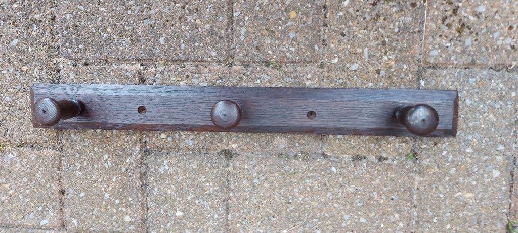 Eiken oud kapstokje 50 cm lang en 5 cm hoog perfecte staat., Wandkapstok, Ophalen of Verzenden, Zo goed als nieuw, Minder dan 100 cm