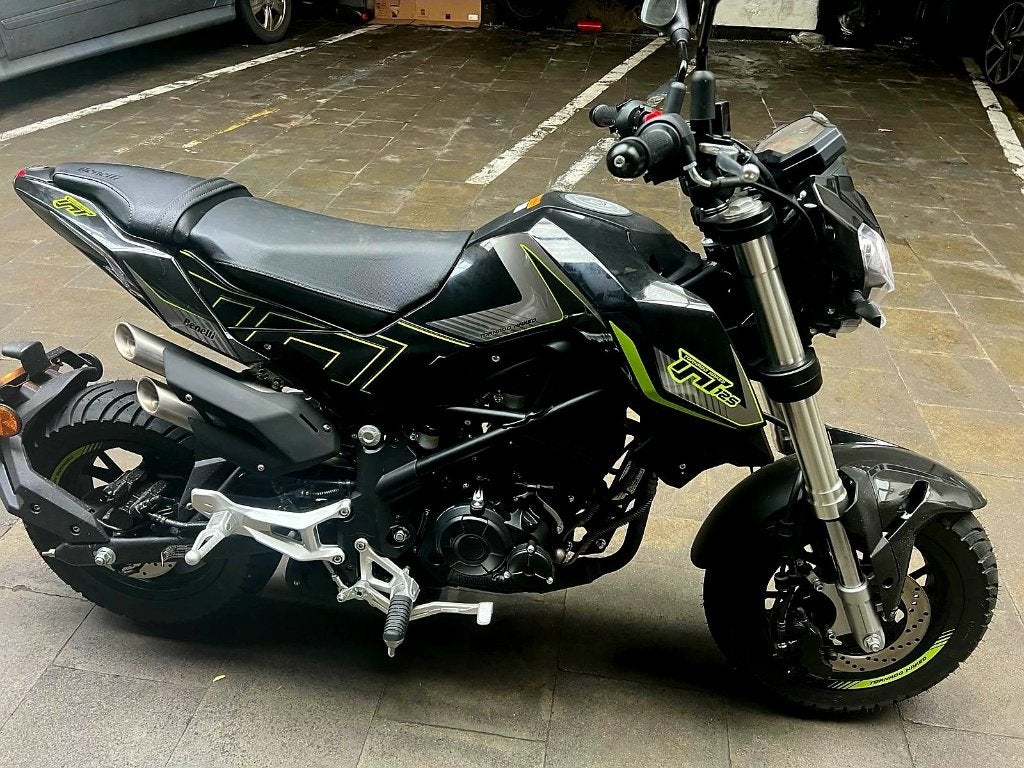 Benelli tnt tornado 125 cc neuve 2750 eur, Motos, 125 cm³, Particulier, Éclairage LED