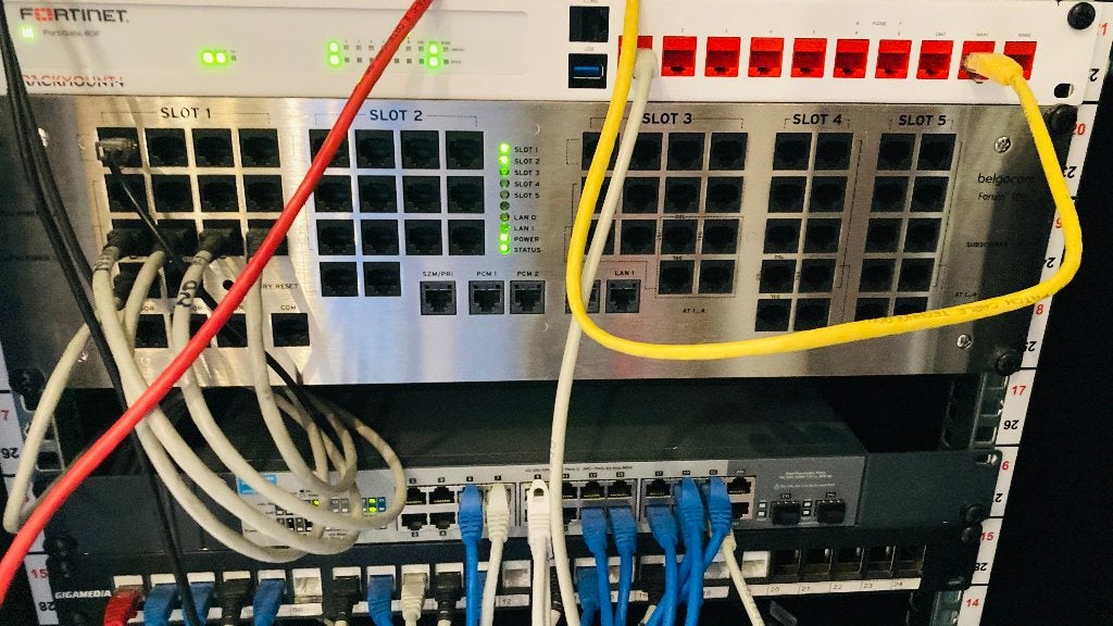 Central téléphonique, Telecommunicatie, Telefooncentrales, Ophalen, Zo goed als nieuw, Analoge centrale