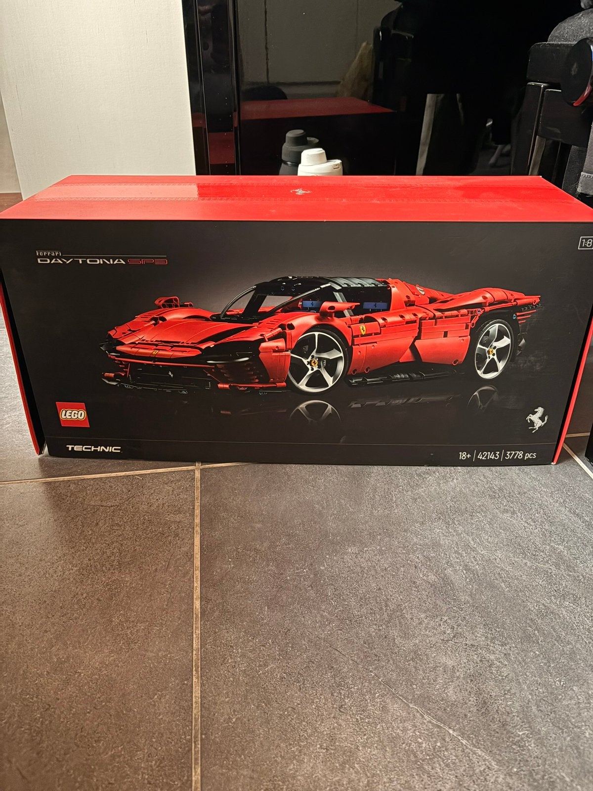 LEGO Ferrari Daytona SP3, Enfants & Bébés, Jouets | Blocs de construction, Enlèvement, Comme neuf, Autres marques