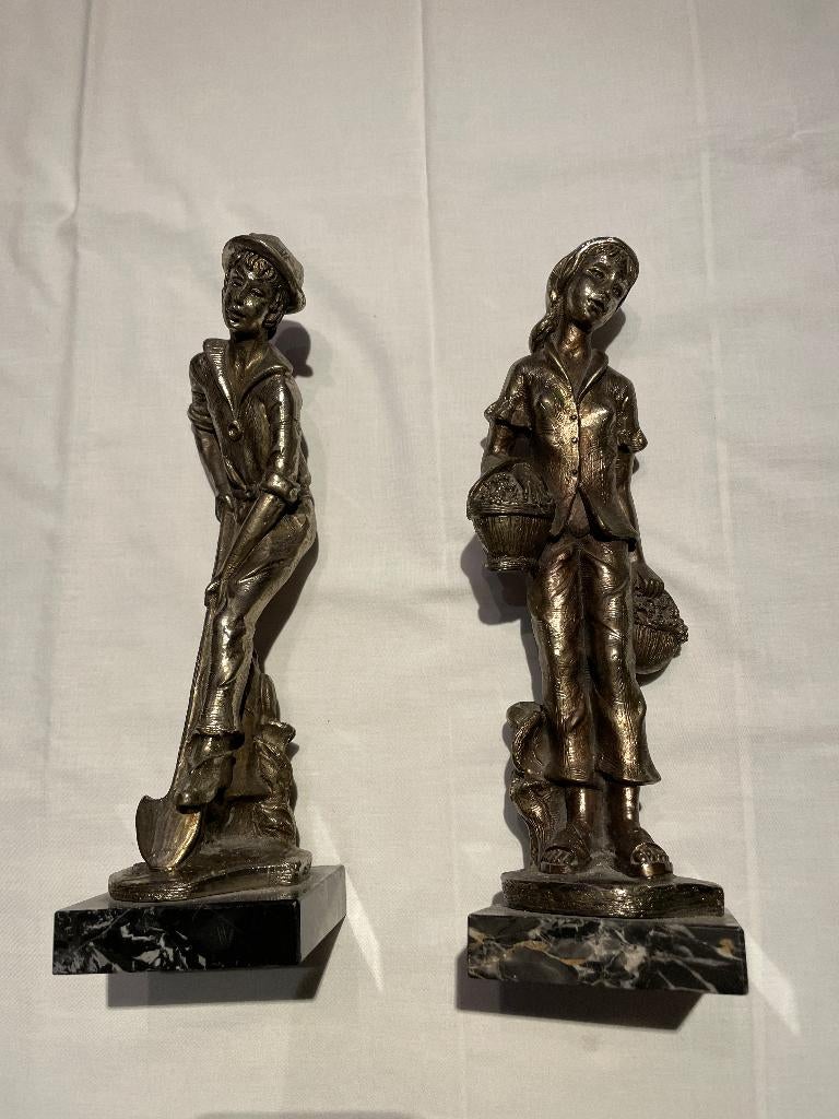 Beeldjes boerin en boer met brons finish - Faro, Antiek en Kunst, Ophalen of Verzenden