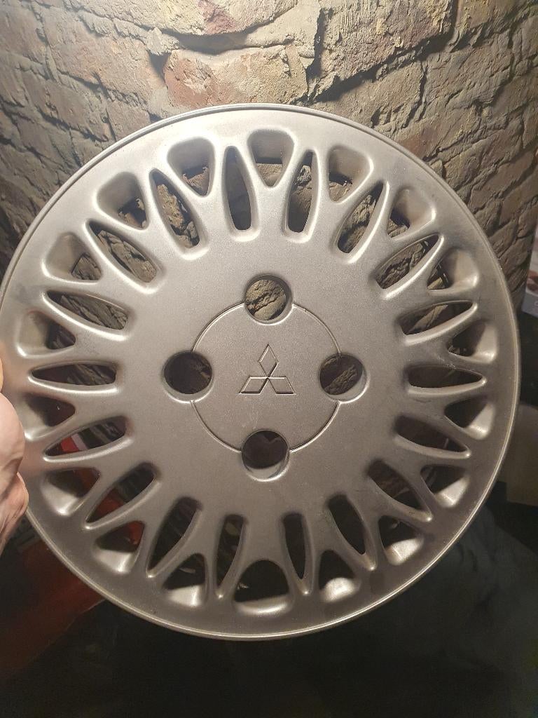 Mitsubishi deksels + 4 stalen velgen, Auto-onderdelen, Banden en Velgen, Gebruikt, Velg(en), Ophalen of Verzenden, All Season