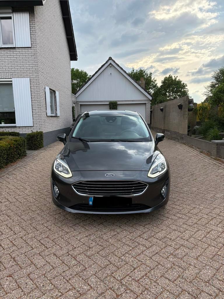 Ford Fiësta titanium - 2017 - Topstaat - vol opties, Autos, Argent ou Gris, Achat, Euro 6, Boîte manuelle