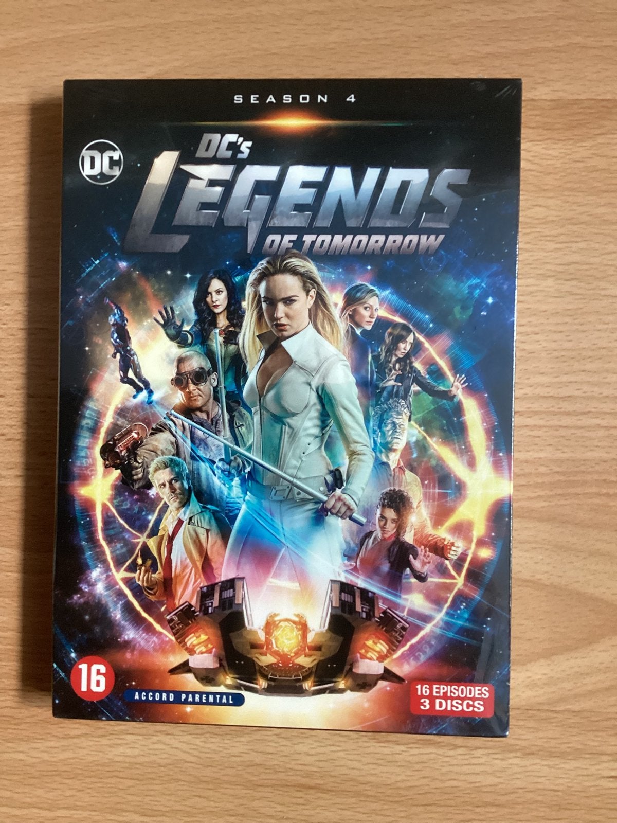 Dvd DC’s Legends of tomorrow Season 4 - Nieuw, CD & DVD, DVD | Science-Fiction & Fantasy, À partir de 16 ans, Enlèvement ou Envoi