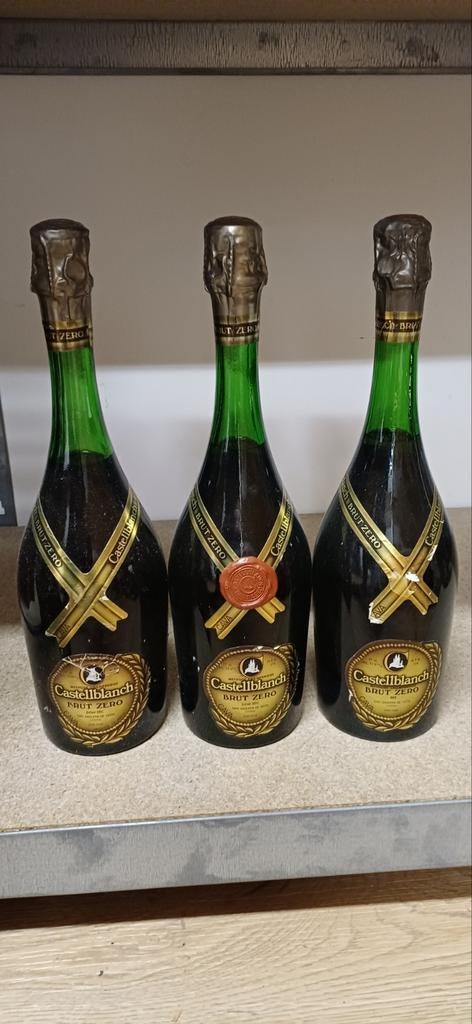 3 x castellblanche vintage flessen, Ophalen