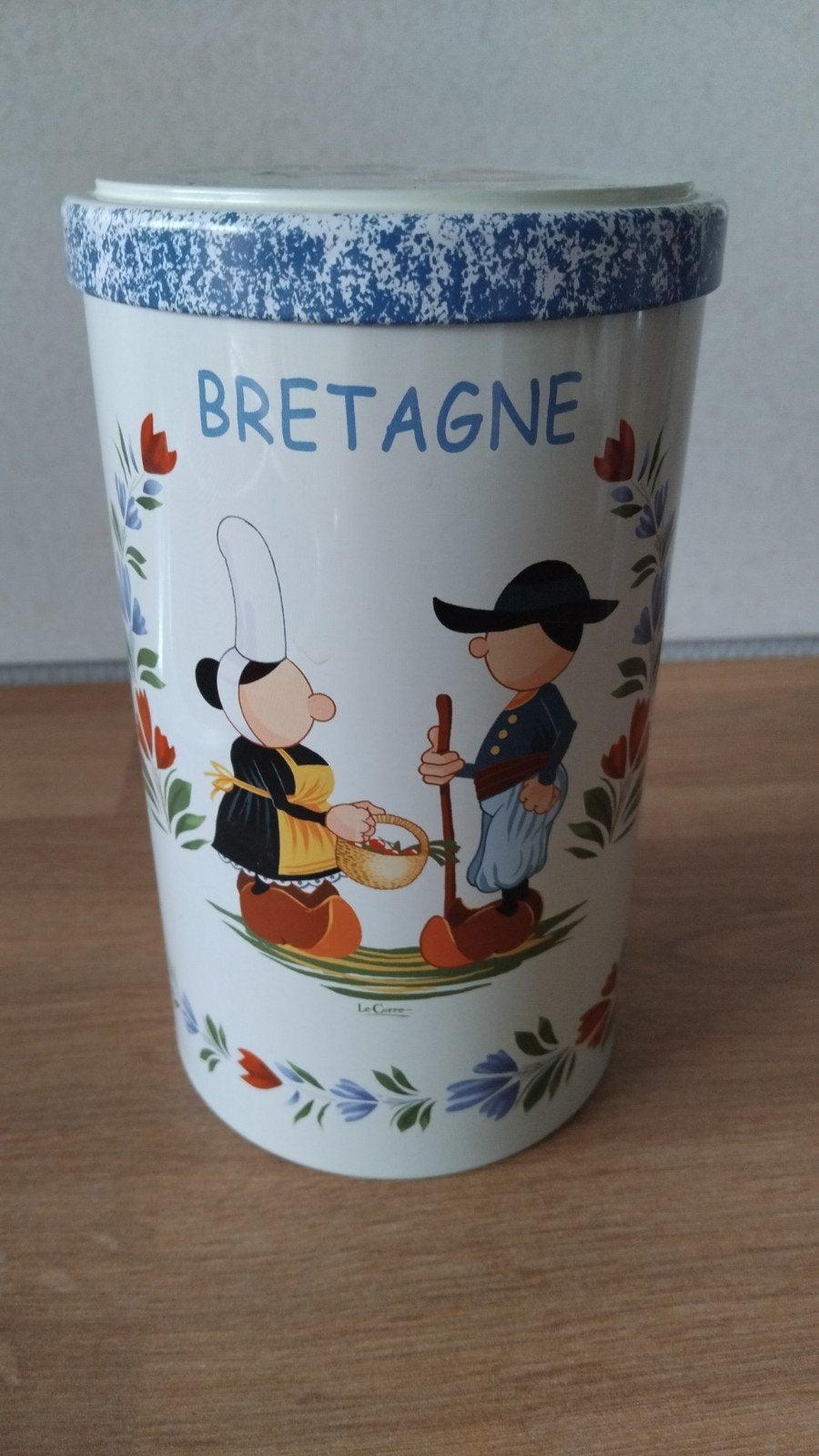 Boîte en métal ronde sur la Bretagne, Enlèvement ou Envoi, Neuf, Biscuits