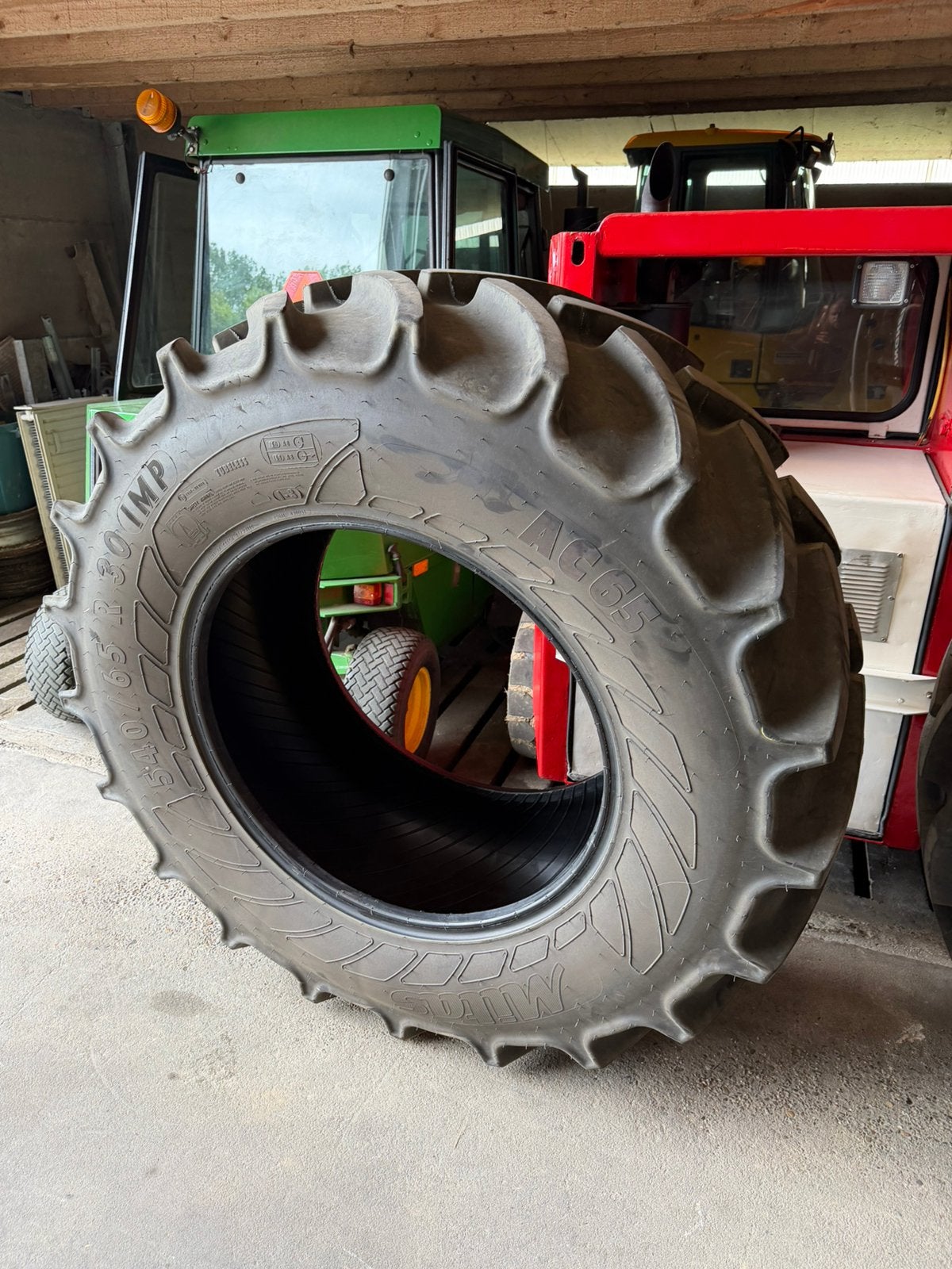 540 65 30 mitas demontage banden, Ophalen