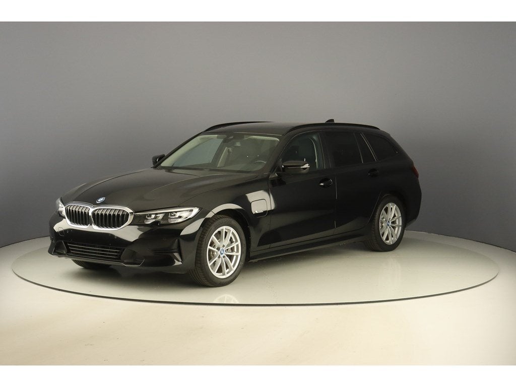 BMW 320 e Touring 204pk Pack Business, Automaat, 34 g/km, Zwart, 5 deurs