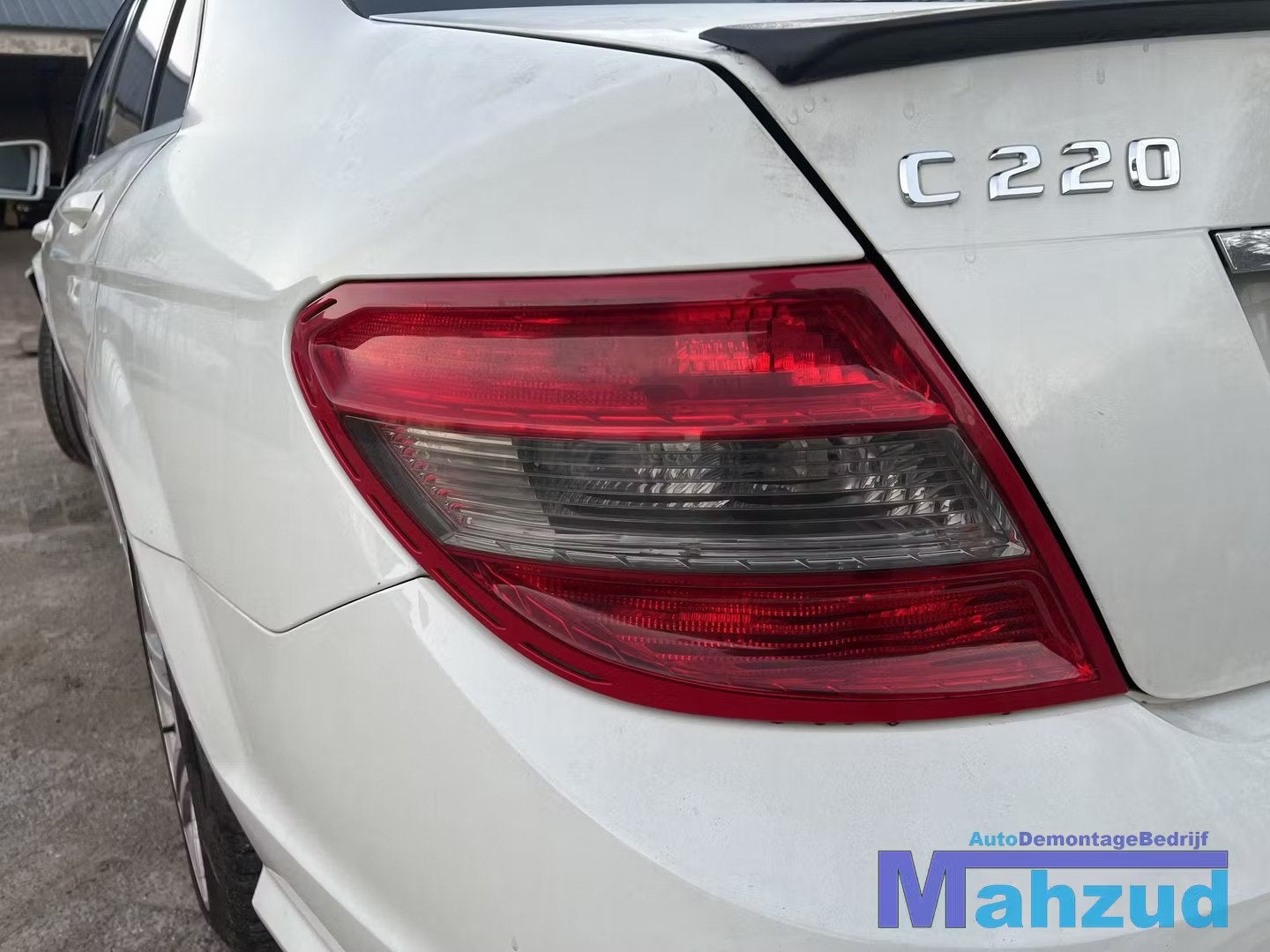 MERCEDES C KLASSE W204 links achterlicht 2007-2011, Mercedes-Benz AG, Mercedes-Benz, Utilisé, Mercedesstrasse 120
70372  Stuttgart, DE