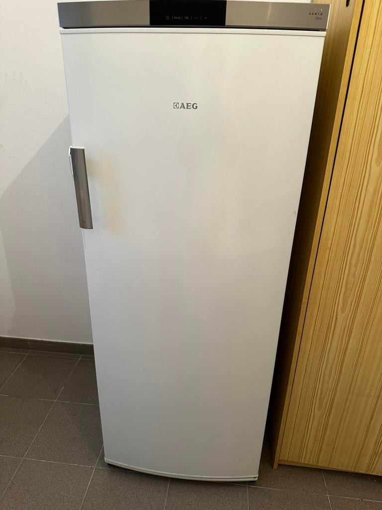 AEG KOELKAST, Ophalen, Gebruikt